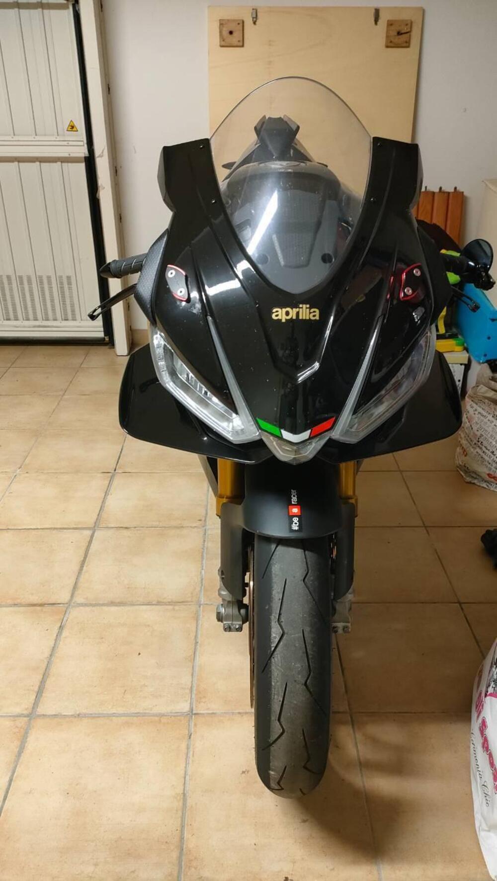 Aprilia RSV4 1100 Factory (2021 - 24) (3)