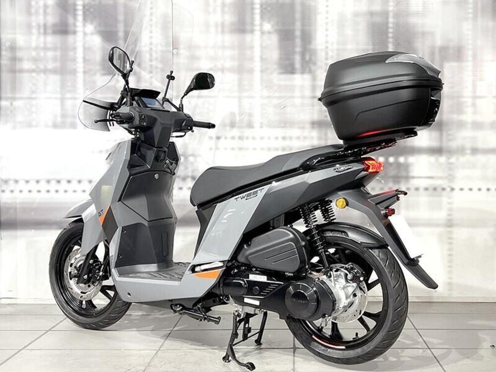 Peugeot Tweet 125 FL GT ABS (2024) (2)