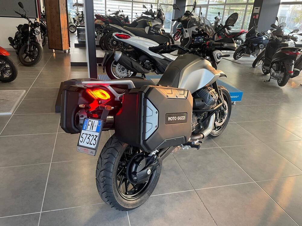 Moto Guzzi V85 Strada (2024 - 26) (5)