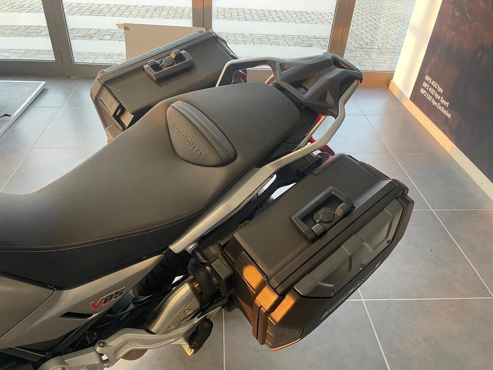 Moto Guzzi V85 Strada (2024 - 26) (12)