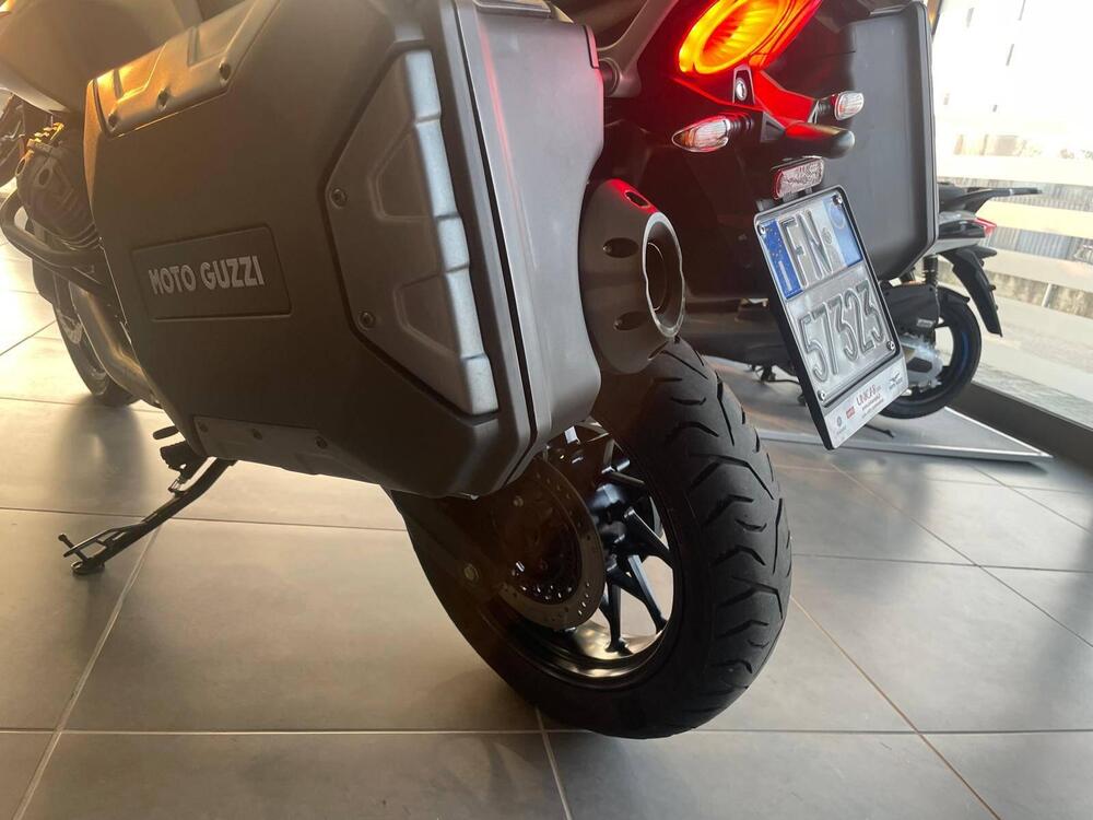 Moto Guzzi V85 Strada (2024 - 26) (13)