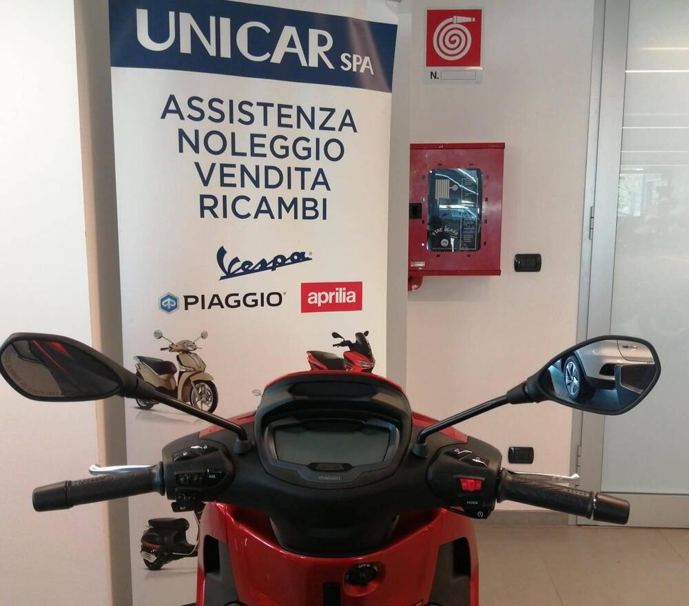 Piaggio Beverly 300 S ABS-ASR (2021 - 25) (9)