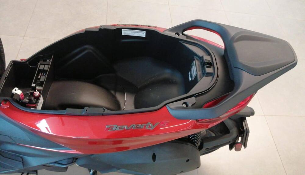 Piaggio Beverly 300 S ABS-ASR (2021 - 25) (11)
