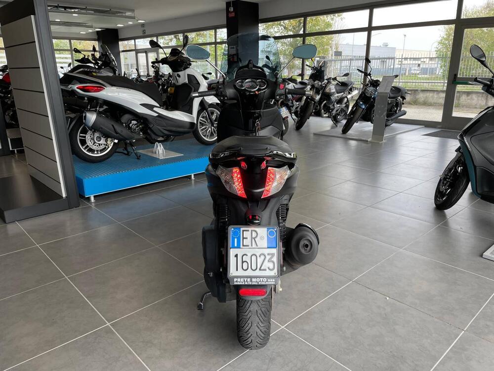 Piaggio Beverly 300 i.e. ABS-ASR (2016 - 20) (6)