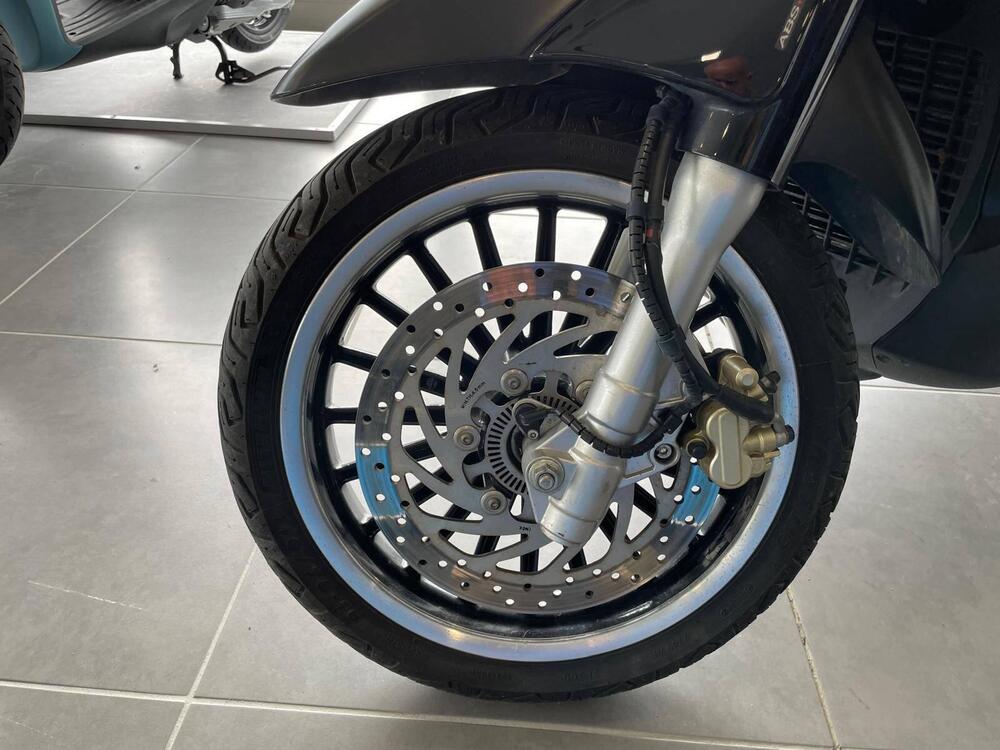 Piaggio Beverly 300 i.e. ABS-ASR (2016 - 20) (13)