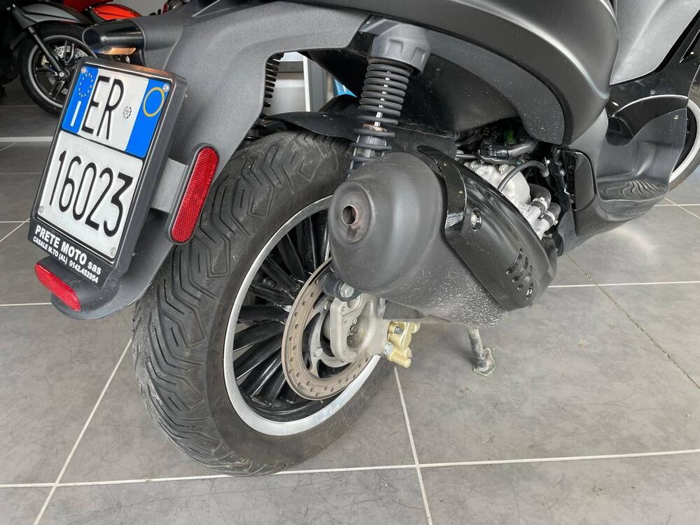 Piaggio Beverly 300 i.e. ABS-ASR (2016 - 20) (15)