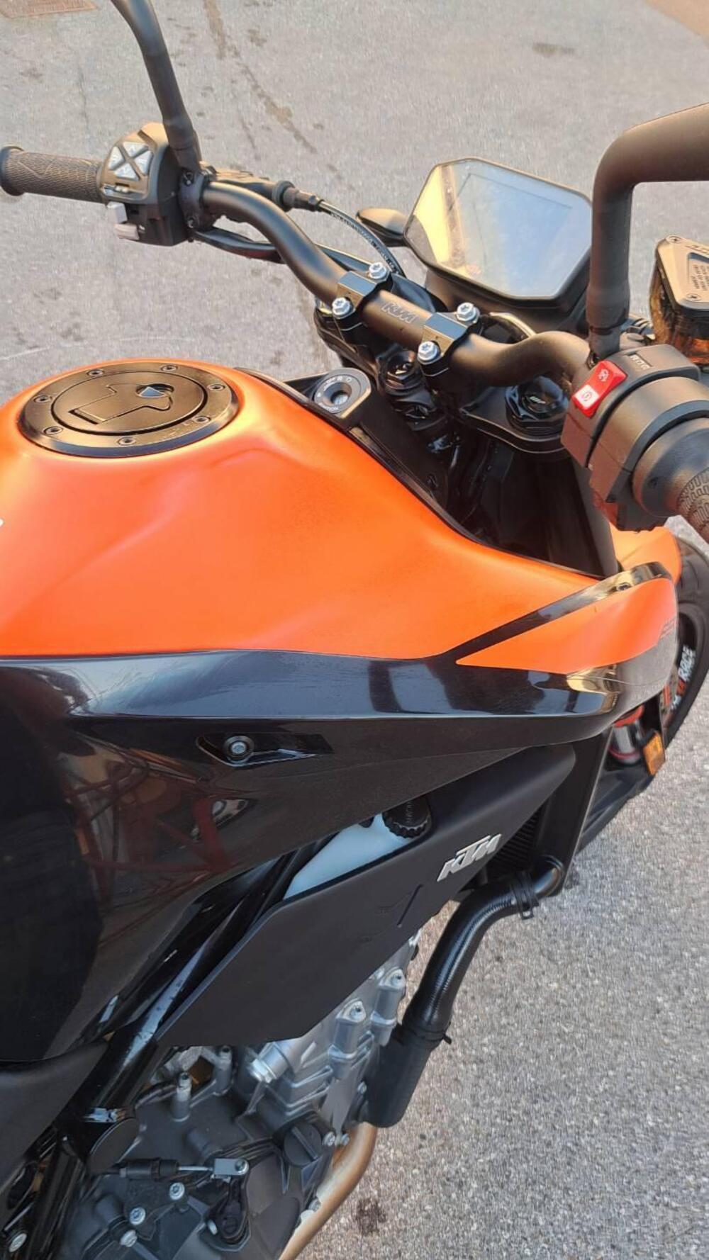 KTM 890 Duke (2021 - 23) (4)