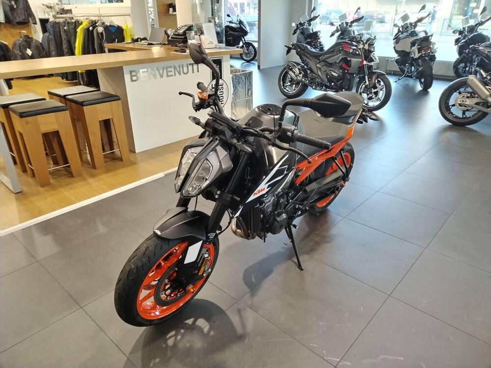 KTM 890 Duke GP (2022 - 23) (2)