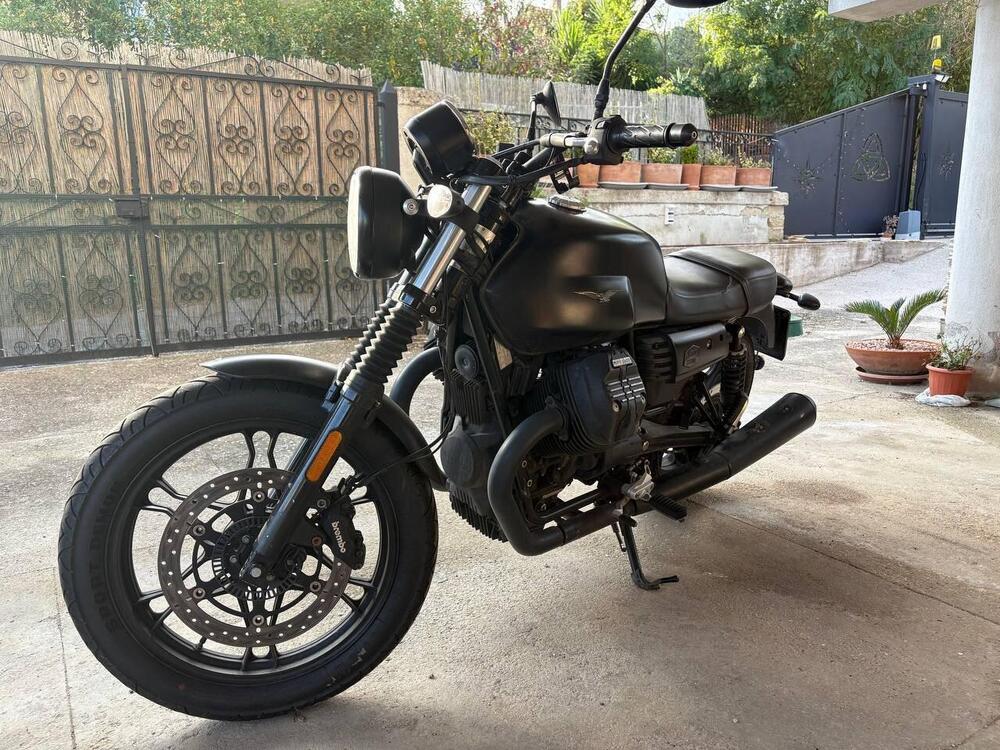 Moto Guzzi V7 III Stone Night Pack (2019 - 20) (7)