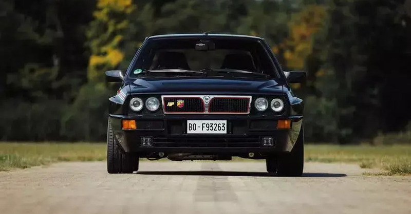 All&#039;asta l&#039;unica Lancia Delta HF Integrale nera di Vasco Rossi: la Martini 5 che non doveva esistere