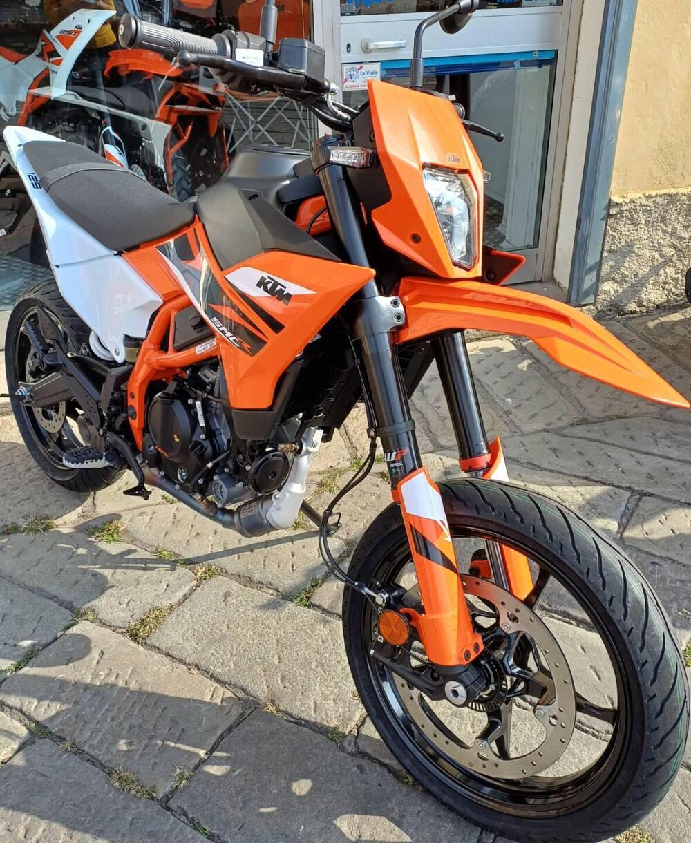 KTM 125 SMC R (2025 - 26) (2)