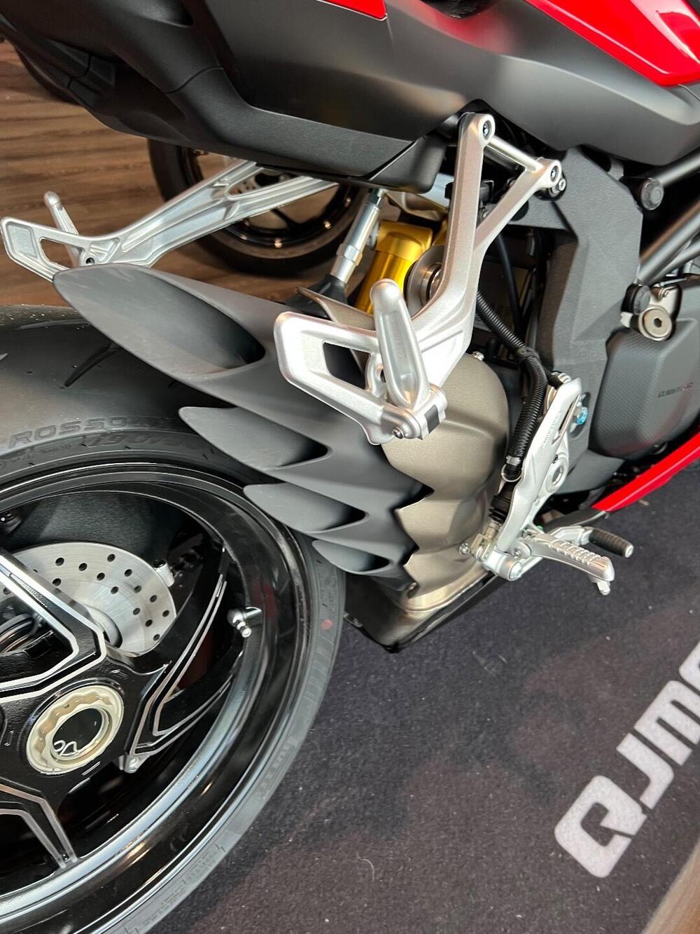 QJ Motor SRK 921 RR (2025) (6)