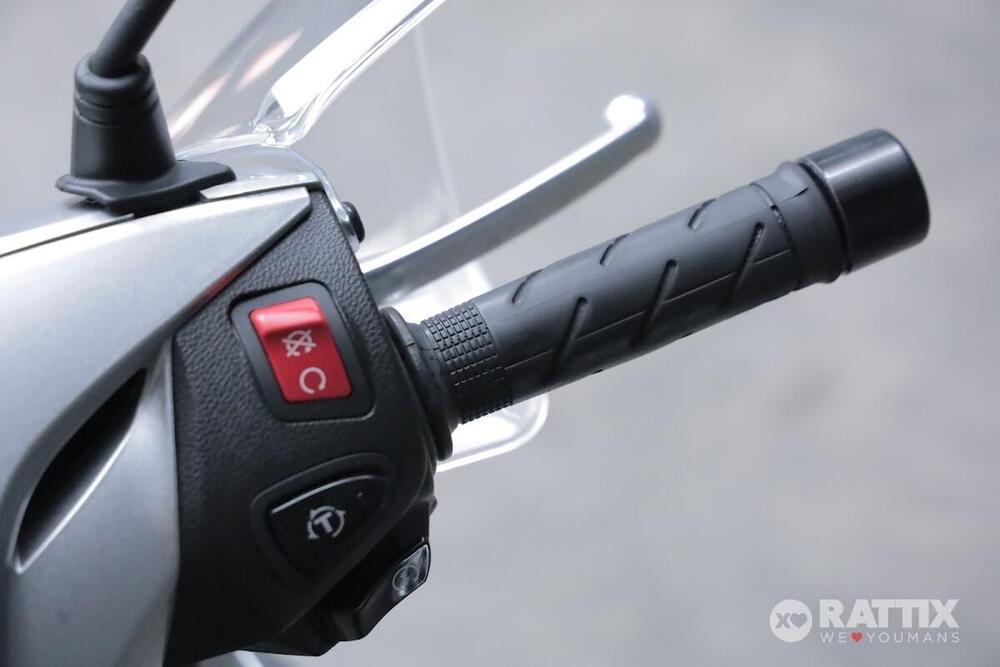 Honda SH 300 i ABS (2016 - 20) (11)