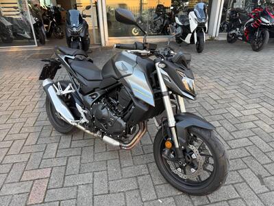 Honda CB 750 Hornet (2023 - 24) usata