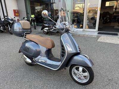 Vespa GTS 300 Hpe (2019) usata