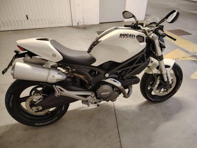 Ducati Monster 696 (2008 - 13) usata