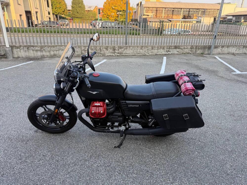 Moto Guzzi V7 III Stone (2017 - 20) (5)