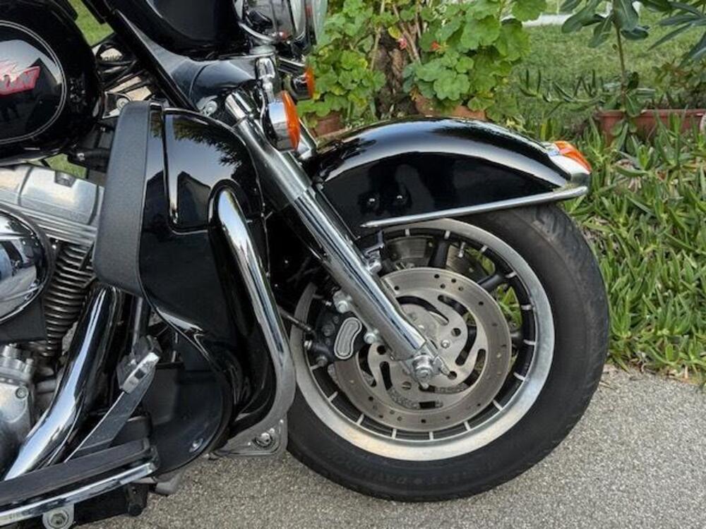 Harley-Davidson 1584 Electra Glide Standard (2007) - FLHT (4)