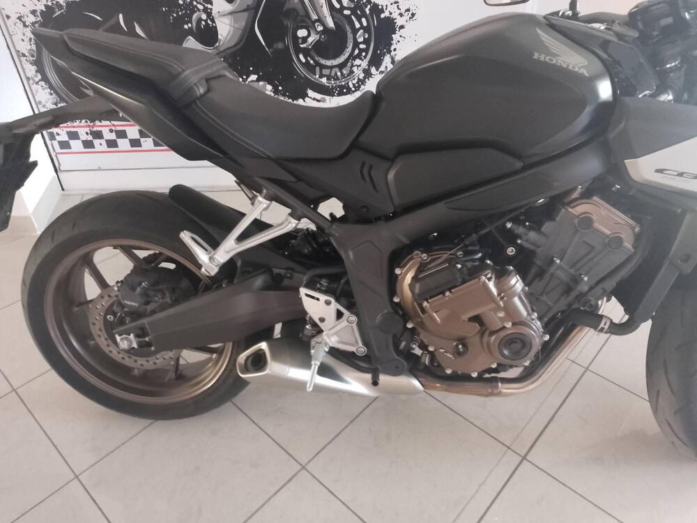 Honda CB 650 R E-Clutch (2024 - 26) (4)