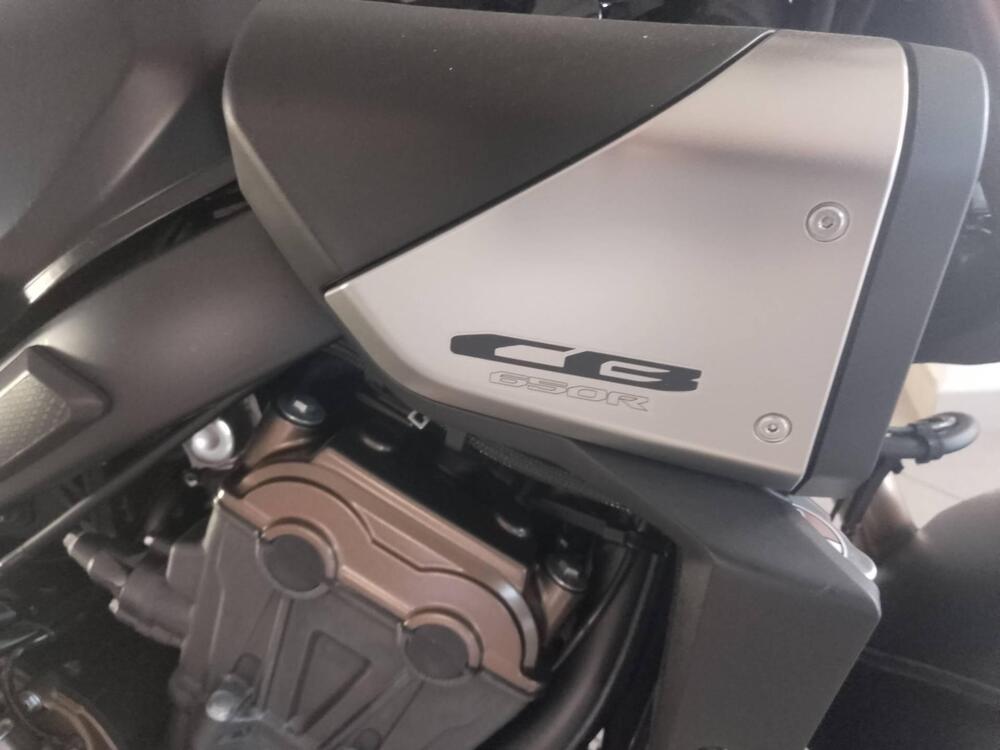 Honda CB 650 R E-Clutch (2024 - 26) (8)