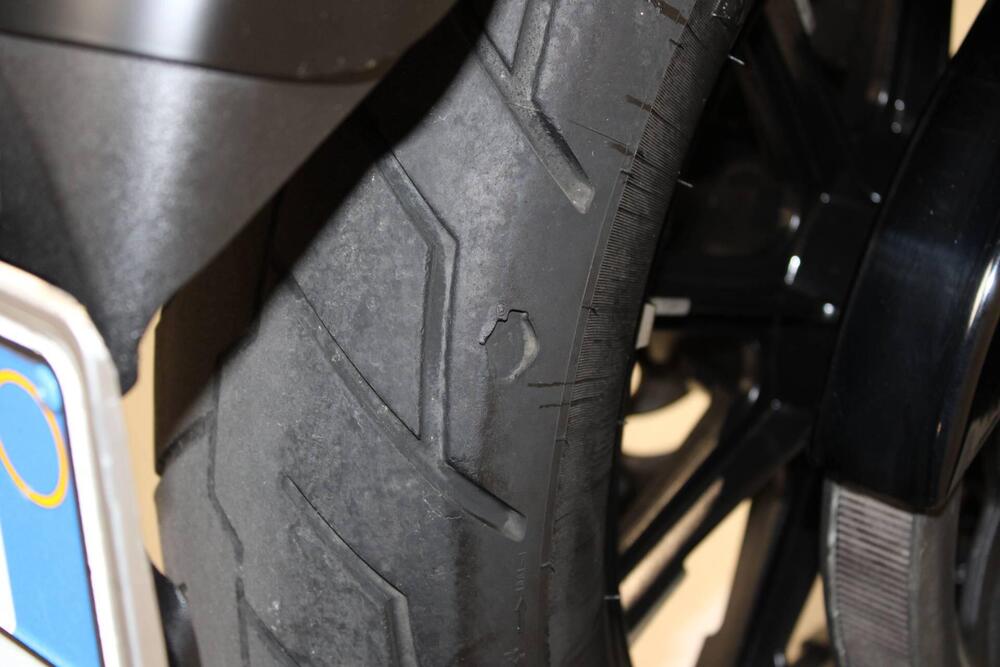 Harley-Davidson 883 Iron (2017 - 20) - XL 883N (7)