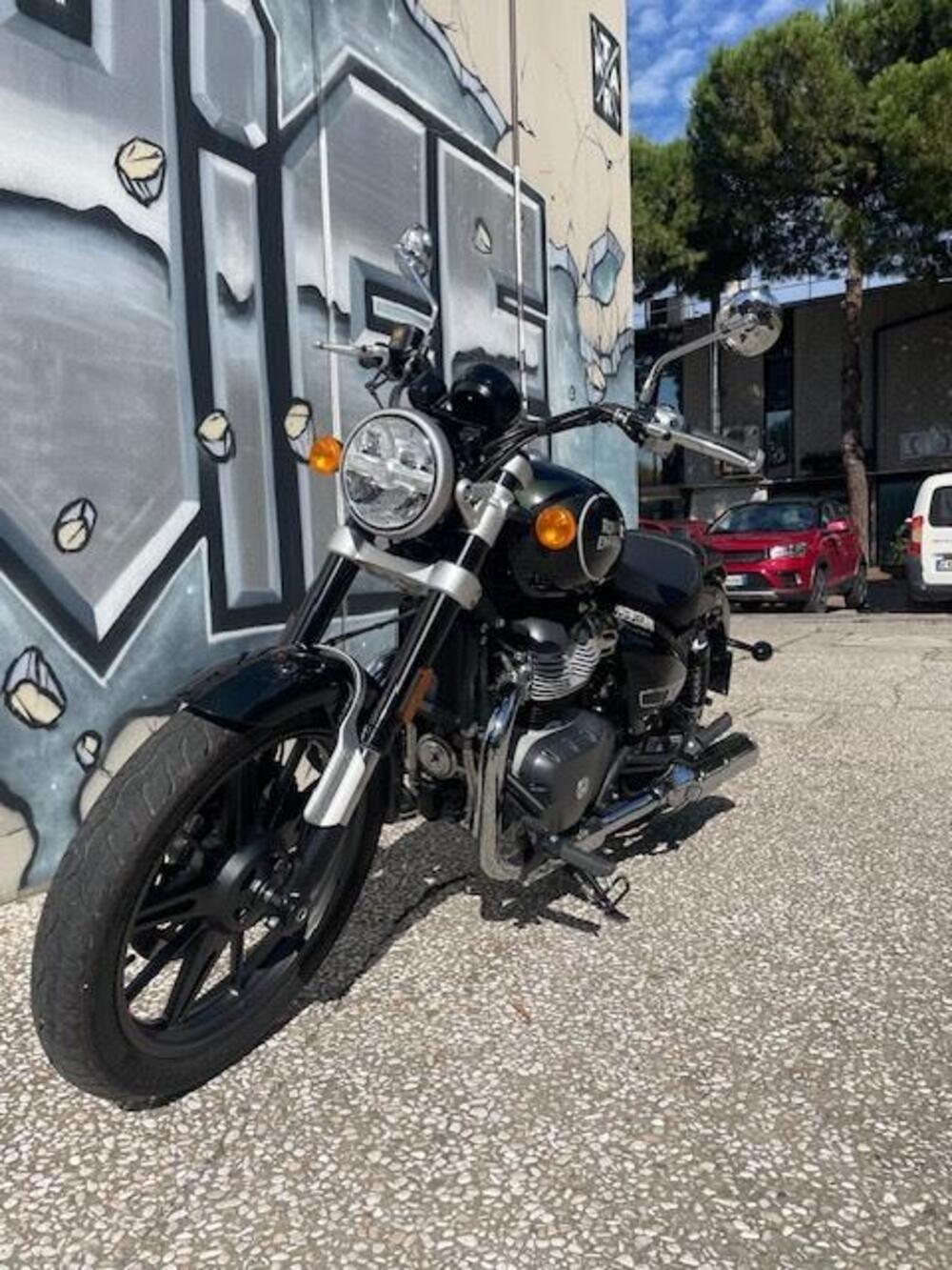 Royal Enfield Super Meteor 650 (2023 - 26) (5)