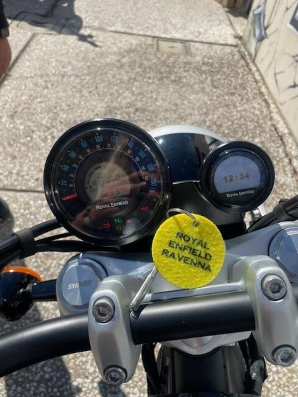 Royal Enfield Super Meteor 650 (2023 - 26) (6)