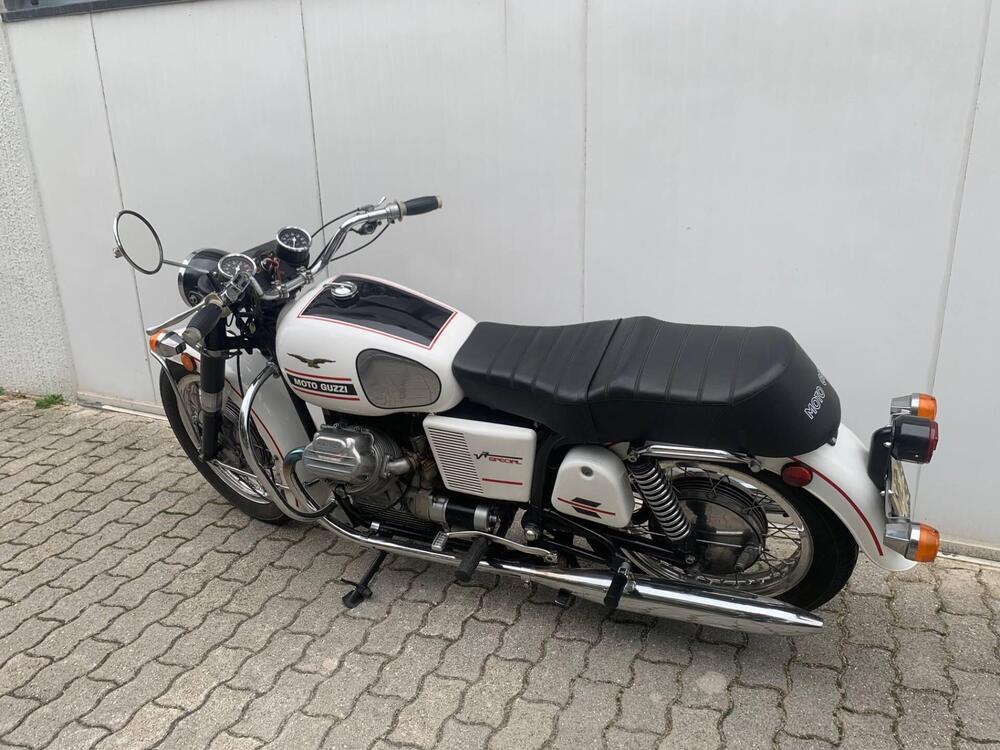 Moto Guzzi V7 Special (7)