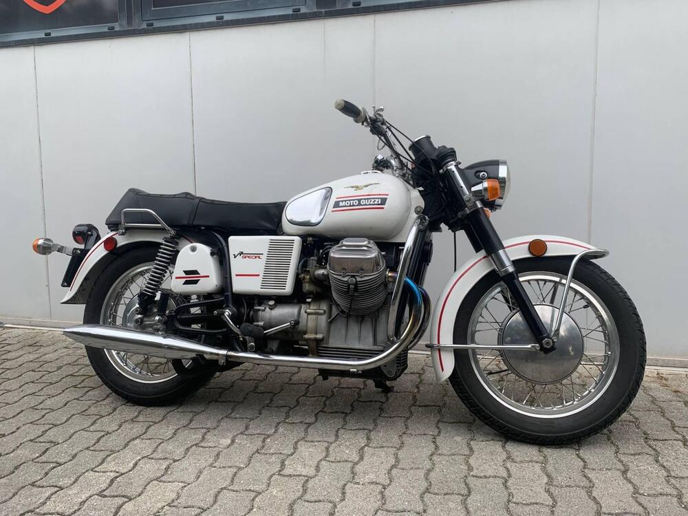 Moto Guzzi V7 Special (10)