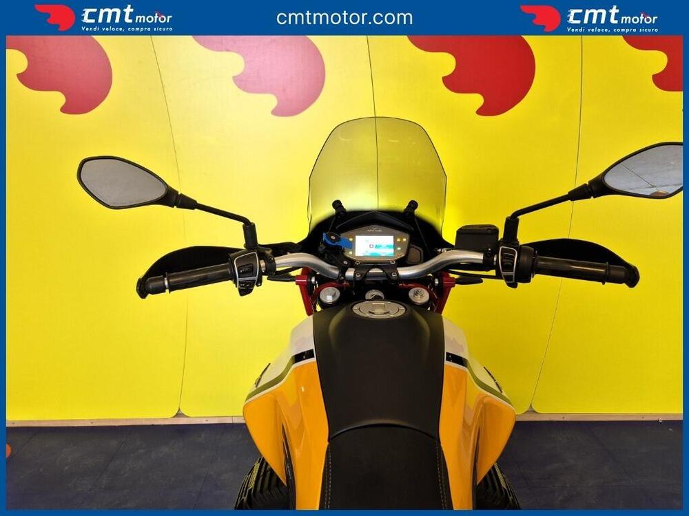 Moto Guzzi V85 TT Evocative Graphics (2021 - 23) (10)