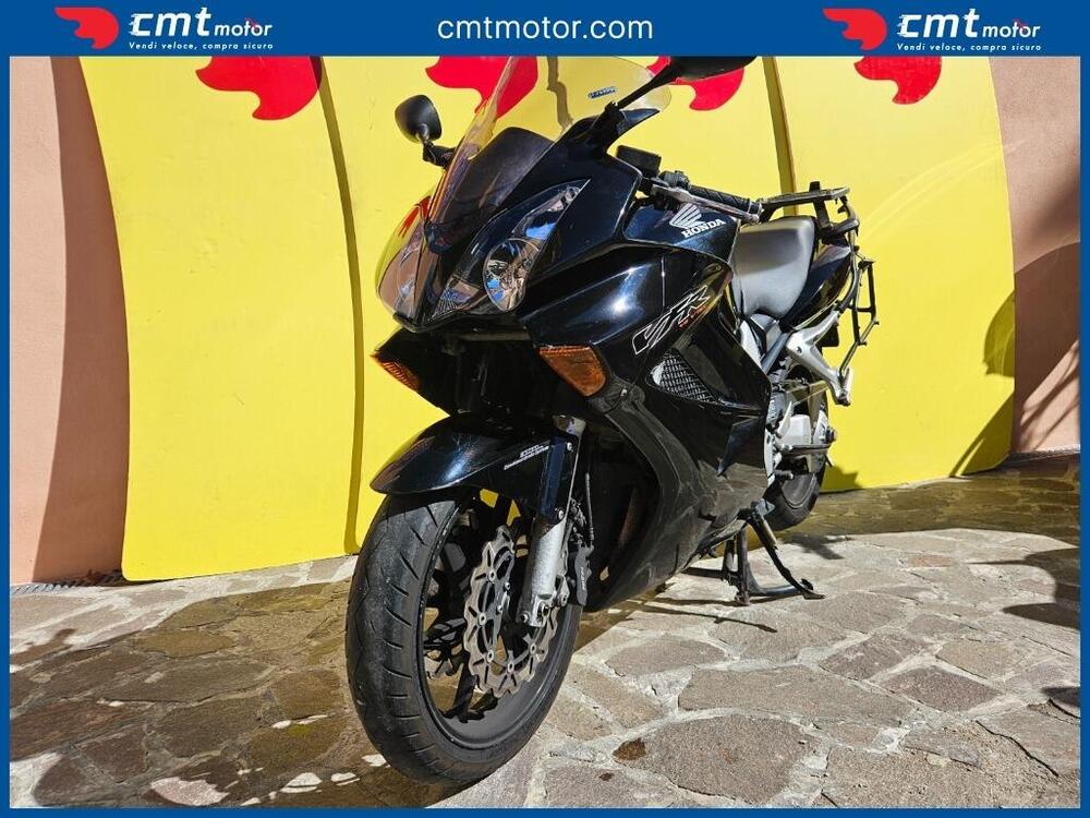 Honda VFR 800 (2002 - 05) (2)