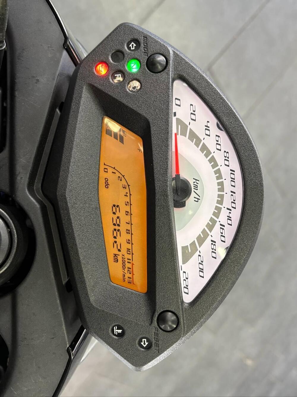 Kawasaki ER-6N (2009 - 11) (7)