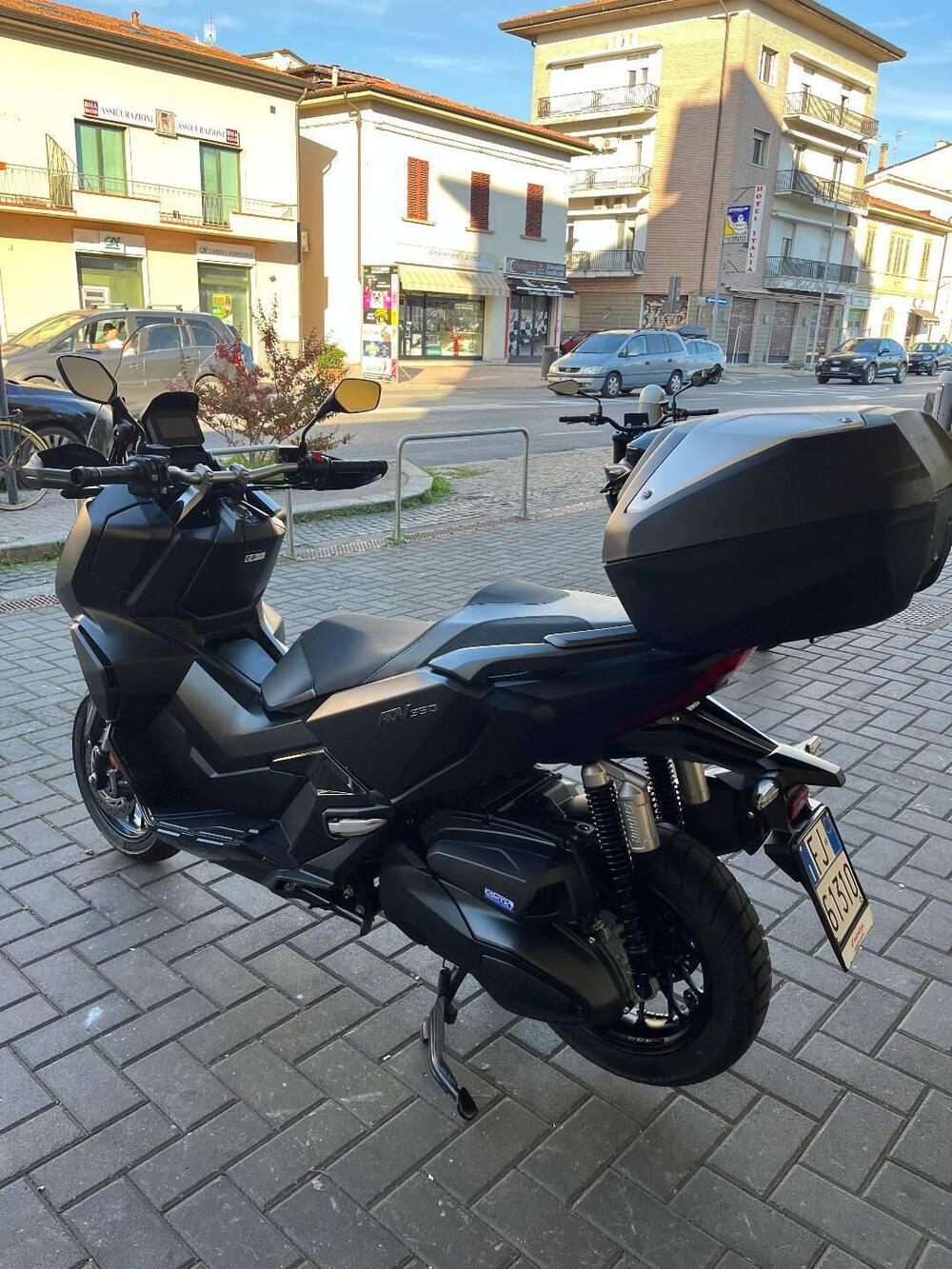 Honda ADV 350 (2022 - 24) (4)