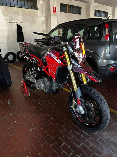 Aprilia Dorsoduro 750 Factory (2010 - 13) usata