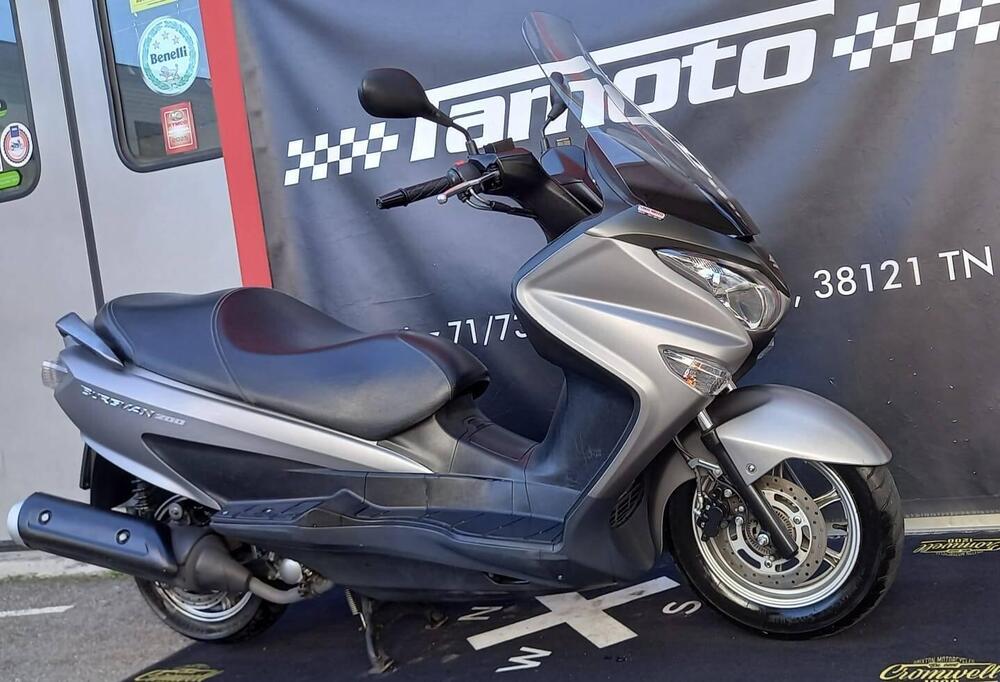 Suzuki Burgman UH 200 ABS (2014 - 16) (2)