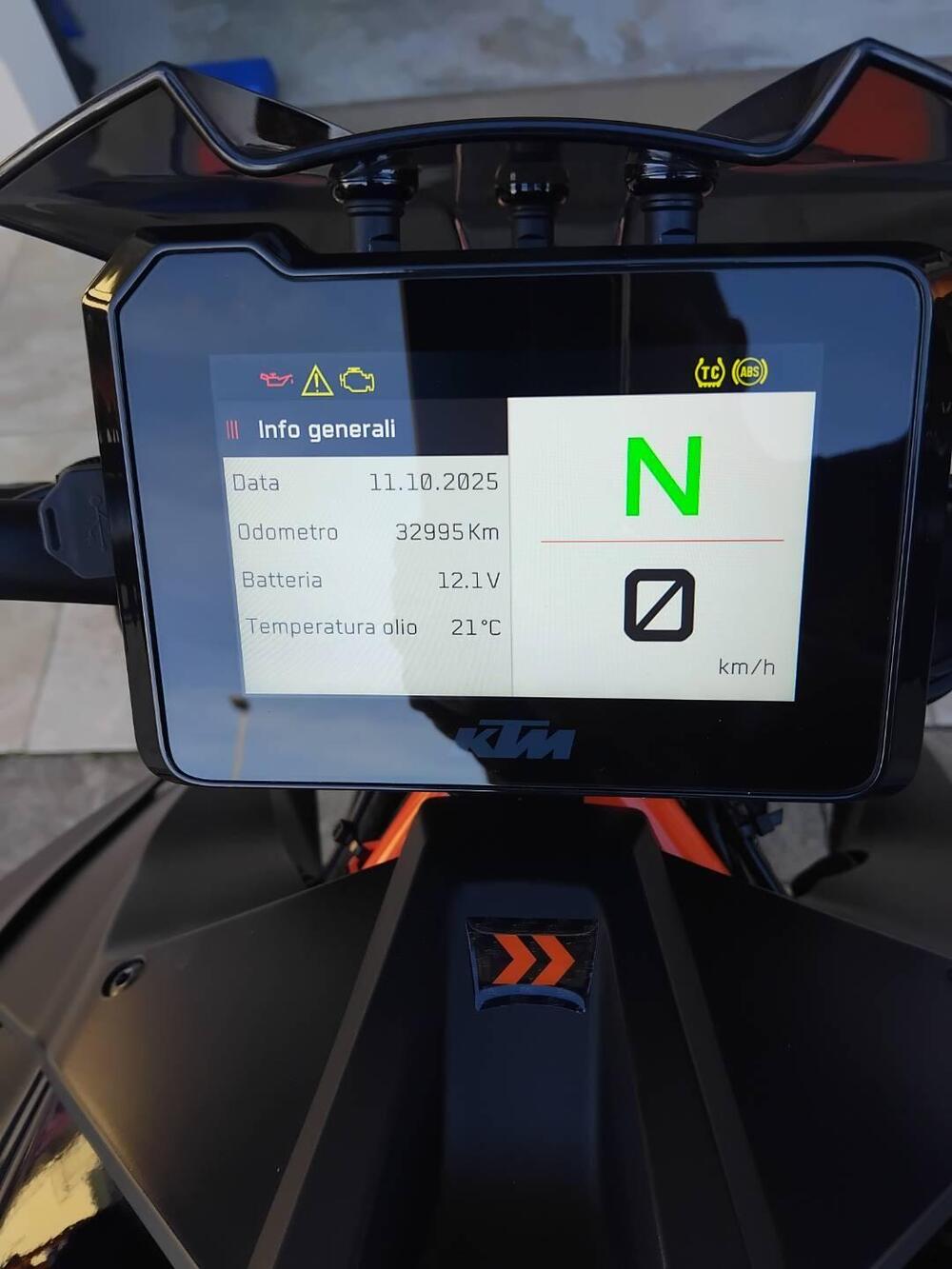 KTM 1290 Super Duke R (2021) (10)