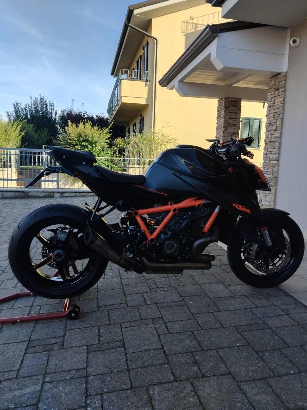 KTM 1290 Super Duke R (2021) (13)
