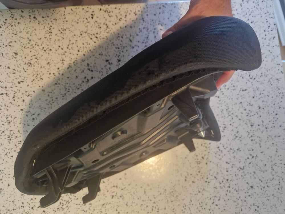 sella BMW GS 1200 passeggero nera originale (2)