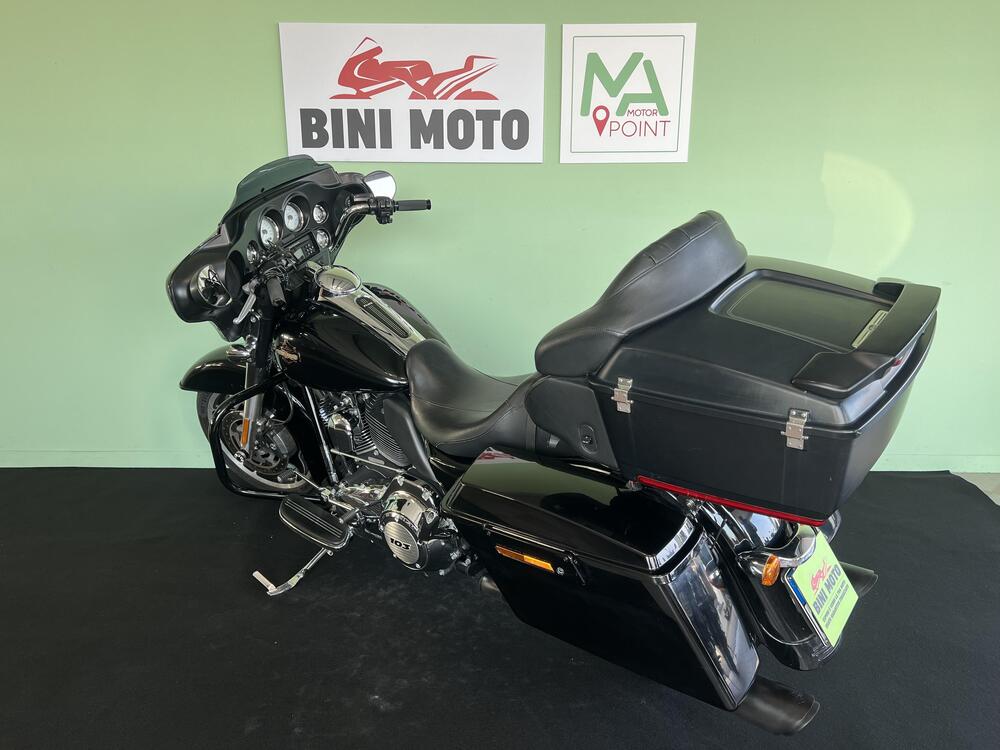 Harley-Davidson 1690 Street Glide (2011 - 13) - FLHX (6)