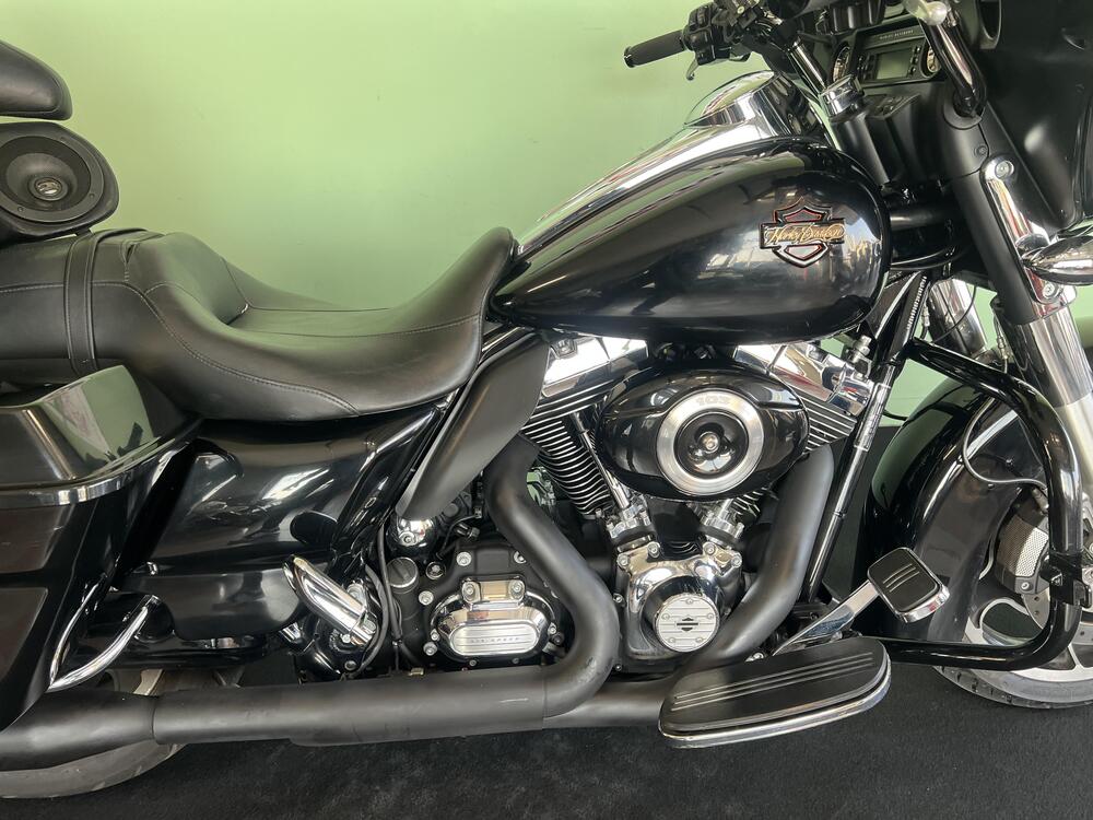 Harley-Davidson 1690 Street Glide (2011 - 13) - FLHX (11)