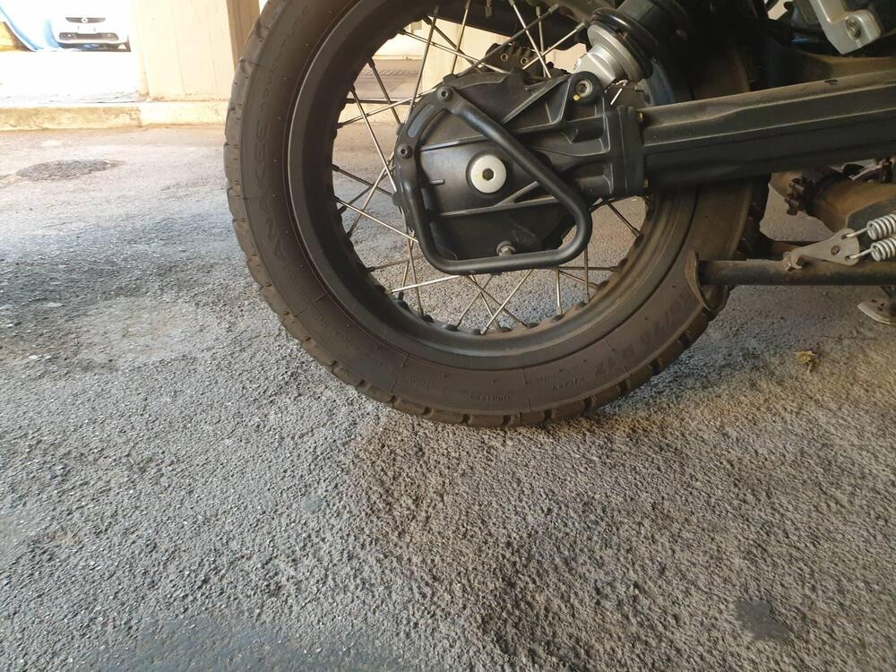 Moto Guzzi V85 TT Evocative Graphics (2021 - 23) (9)