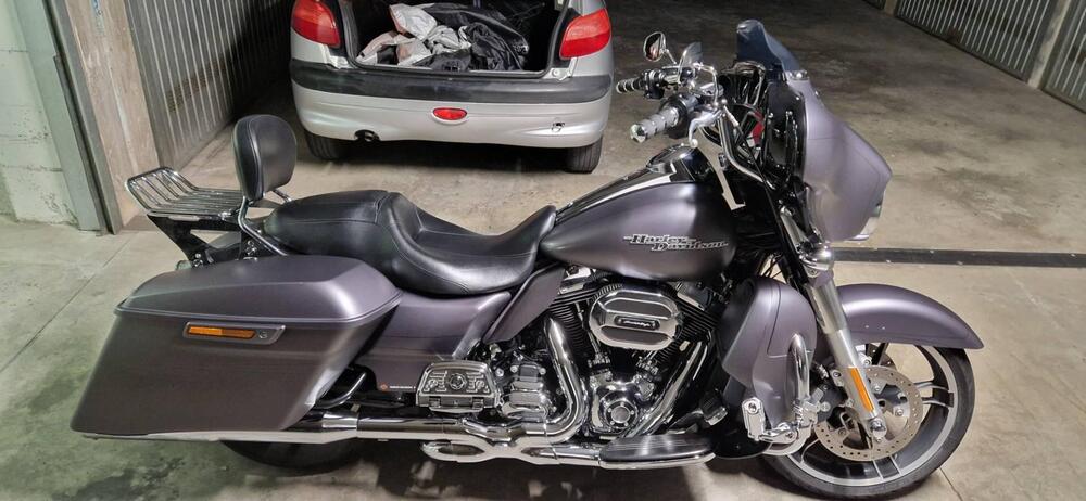 Harley-Davidson 1690 Street Glide Special (2014 - 16) - FLHX (4)