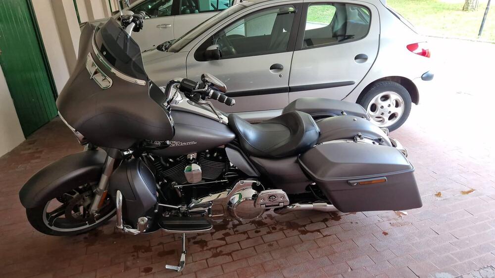 Harley-Davidson 1690 Street Glide Special (2014 - 16) - FLHX (9)