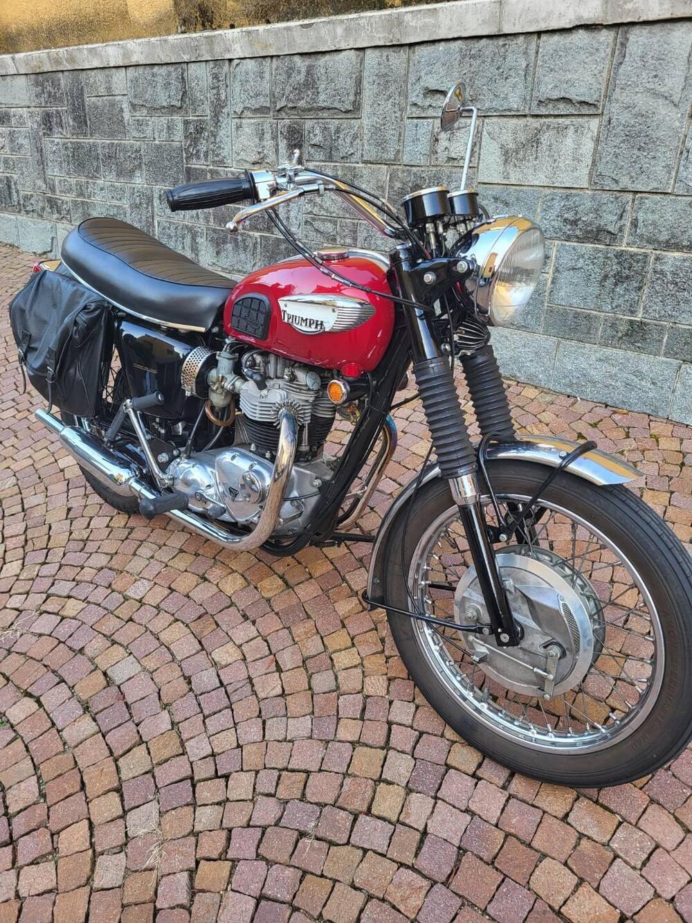 Triumph BONNEVILLE T120R (4)