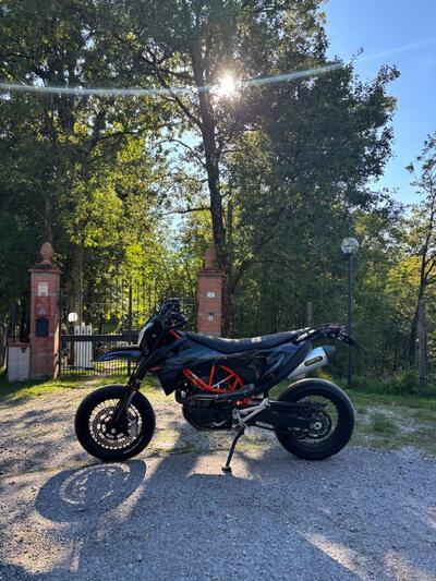 KTM 690 SMC R (2021 - 22) usata