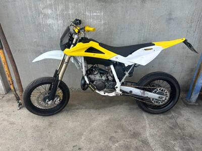 Husqvarna SM 125 (2009) usata