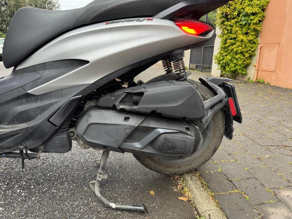 Piaggio Beverly 400 ABS-ASR (2021 - 24) (2)