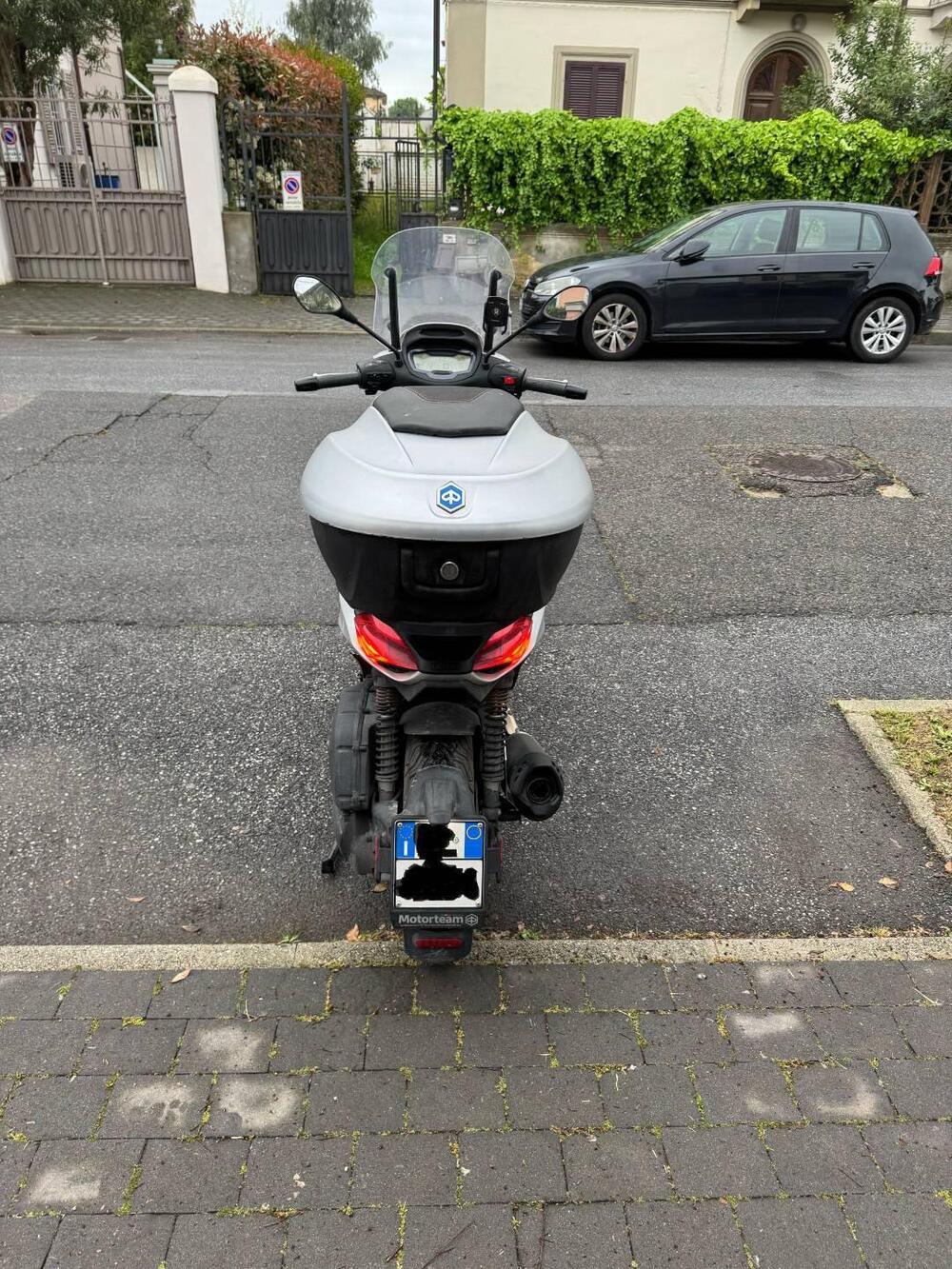 Piaggio Beverly 400 ABS-ASR (2021 - 24) (4)