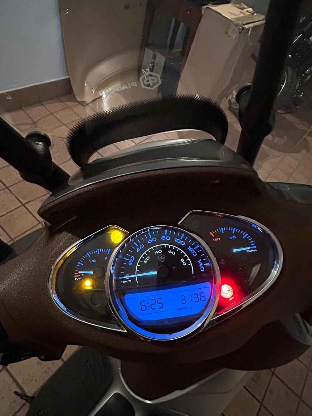 Piaggio Medley 125 ABS (2016 - 19) (4)