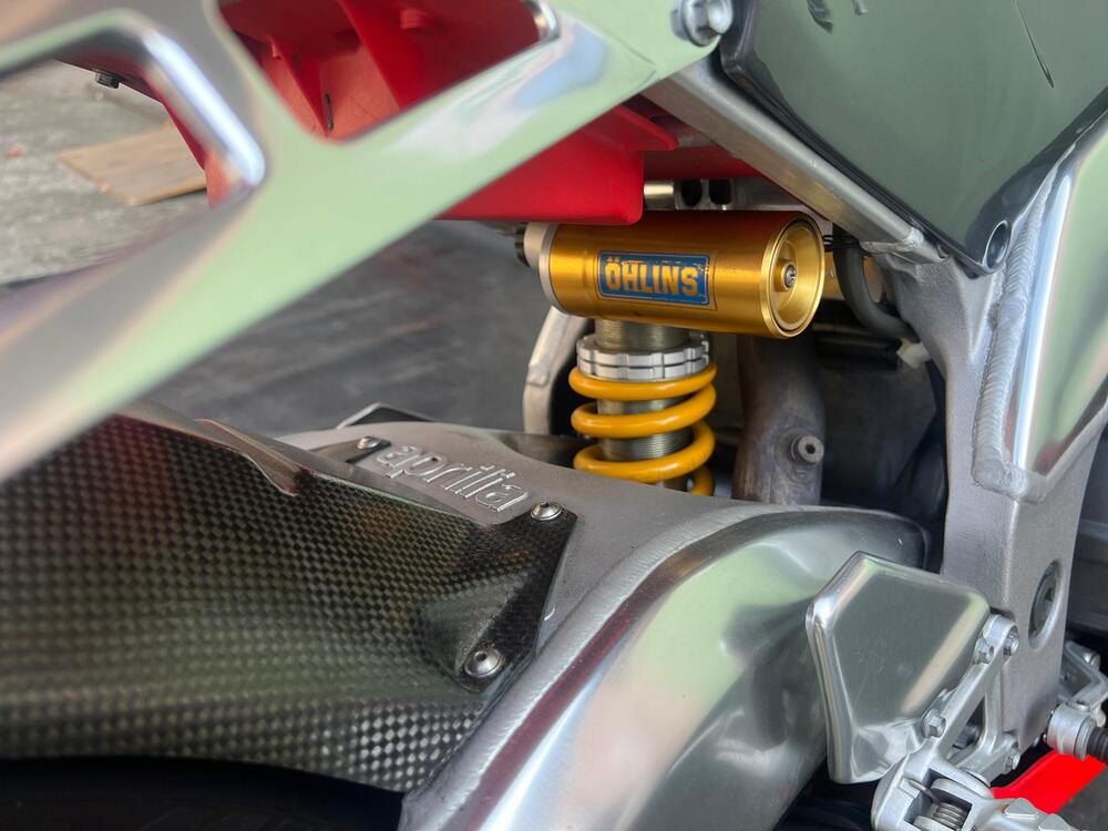 Aprilia RSV 1000 R (2000 -  01) (6)